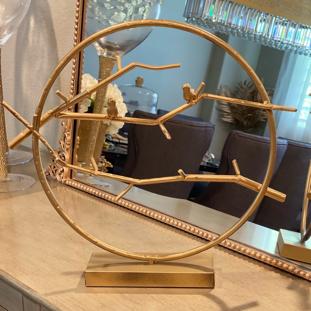 Beautiful Bird on branch circle center piece